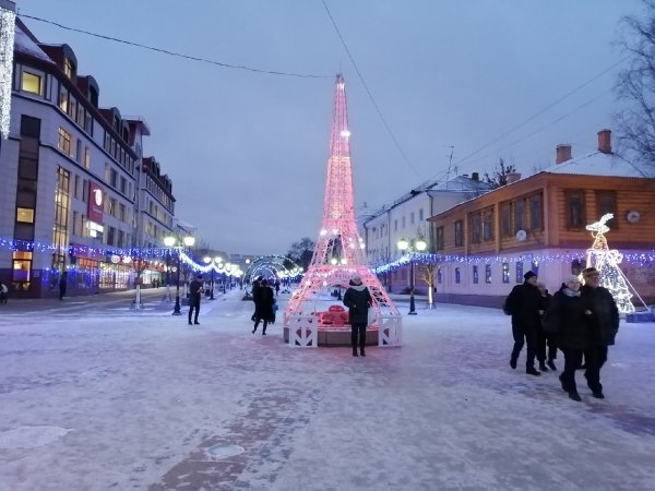 Центр Брянска украсят к Новому Году Эйфелевой башней