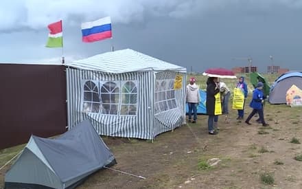 Под Казанью дольщики начали жить в палатках у недостроенных домов